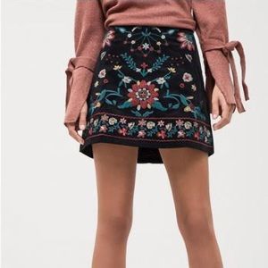 Embroidered skirt
